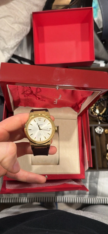 Reloj Salvatore Ferragamo Hombre FIFO20015 Oro Tratamiento IP (4N) Goma Negra Foto 1 de 1