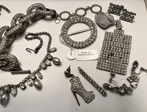 Funkelndes Konvolut/Konvolut klarer Strass Schmuck/Krappen-Set/Rhodium/Vint - Bild 1 von 10