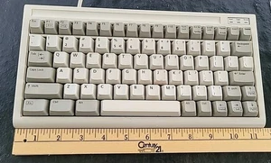 Vintage BTC 5100C Compact PS/2 Keyboard 84-Key Beige Retro PC Compaq OEM AS IS - Picture 1 of 18