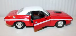 Maisto 1970 Dodge Challenger R/T 426 Hemi 1/24 Scale Diecast Car - Picture 1 of 6