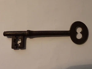 LARGE VICTORIAN DOOR KEY c1880s ORIGINAL STEEL 119 mms LONG - Picture 1 of 2