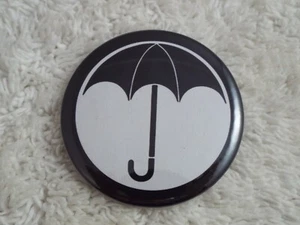 Umbrella ~ 2-1/4" Button Pinback Pin (B8) - Picture 1 of 2