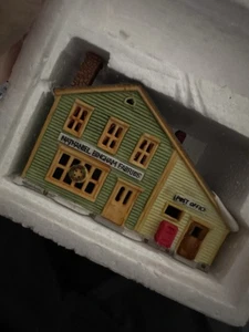 Dept 56 New England Village "Nathaniel Bingham Fabrics And Post Office" #6530-7 - Picture 1 of 5