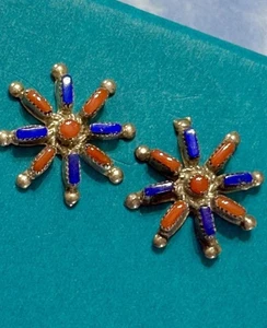 119 $ Zuni LML Sterlingsilber Koralle Lapis zierliche Spitze Starburst 925 Ohrringe - Bild 1 von 4