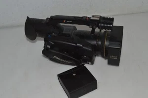 ^^ PANASONIC AG-DVX100BP AG-DVX100B CAMCORDER MINI DVCAM  (LPX37) - Picture 1 of 3