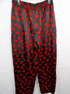 Addiction Silky Satin Pajama Pants with All Over Kissing Lips NWOT Size XL - Picture 1 of 5