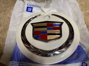 03 04 05 06 CADILLAC ESCALADE OEM NOS NEW REAR HATCH TAILGATE KEY COVER EMBLEM - Foto 1 di 3