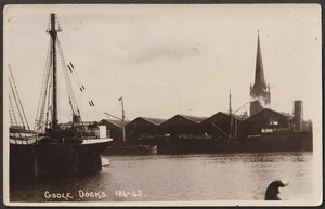GOOLE DOCKS postcard - Picture 1 of 1