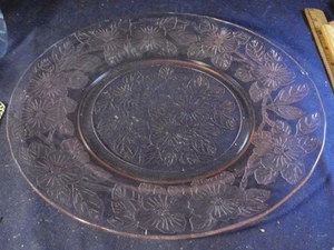 Pink depression dogwood dinner plate 9" glass - Picture 1 of 2