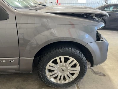 07-17 LLINCOLN NAVIGATOR ПАССАЖИРСКОЕ ПРАВОЕ ПЕРЕДНЕЕ КРЫЛО СТЕРЛИНГОВЫЙ СЕРЫЙ UJ - Изображение 1 из 4