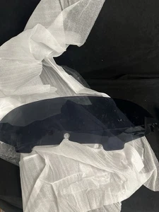 Harley Davidson Windshield-new Missing Screws - Picture 1 of 2