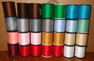 KONVOLUT 28 VINTAGE EXCELL POLYESTER SPULEN NÄHGARN VERSCHIEDENE FARBEN - Bild 1 von 3