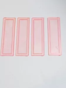 VINTAGE 1978 MATTEL BARBIE A FRAME CASA DEI SOGNI RICAMBIO FINESTRE ROSA - Foto 1 di 3