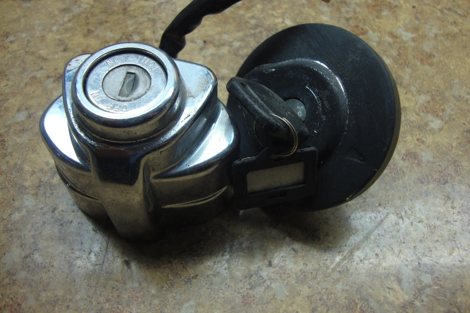 Honda Shadow VT600 VT 600 VLX VLX600 2001 bloqueo de encendido tapa de gasolina juego de llaves apagado de combustible Foto 1 de 1