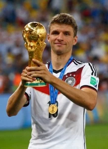 WM Pokal THOMAS MÜLLER Signiert WM 2014 Kein Trikot Autogramm Trophy Repro - Bild 1 von 6