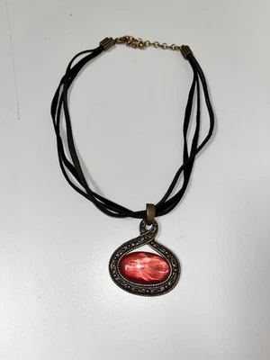 "Collar colgante de piedra ovalada Chico's con acordes de cuero 18""" Foto 1 de 4