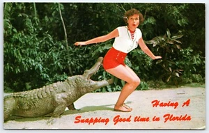 Postcard Florida Snapping Good Time Alligator Humor Lady Windham Centre ON 1979 - Picture 1 of 2