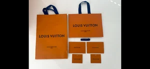 2 Louis Vuitton Tüte , 2 Kuverts und 2 Anhänger inkl. 2 kleine Grußkarten !!! - Bild 1 von 1