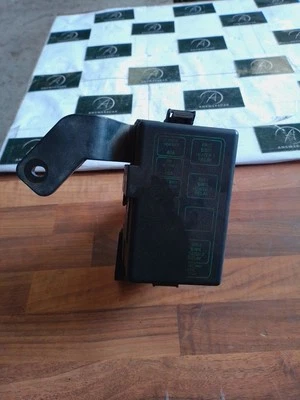 Kia Sorento 2010-2014 2.2 Diesel Fuse Box Relay Box Under Bonnet #48 - Image 1 of 4