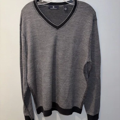 Suéter Hart Schaffner Marx Lana Merino Cuello en V Gris Marino a Rayas Para Hombre Talla L Foto 1 de 4