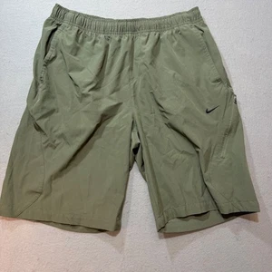 Pantaloncini Nike tessuto verde oliva allenamento atletico corsa palestra tasca cerniera uomo - Foto 1 di 12