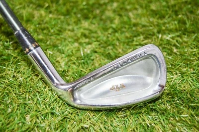 Mac Gregor	VIP Tourney 	4 Iron 	Right Handed 	40"	Graphite	Stiff	New Grip  - Image 1 of 4