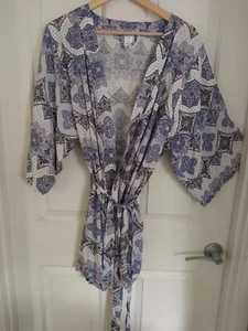 BRAS N THINGS, Size L, Short Robe with Ties, Purple/pink Paisley Print, Viscose - Picture 1 of 5