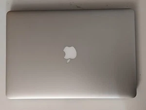 MacBook Pro Retina 15,4 Zoll, i7 2.2GHz, 16GB RAM, Mitte 2015 Defekt - Bild 1 von 9