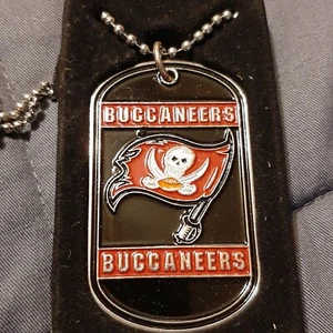 Officially Licensed Neck Tag Dog Tag Necklace TAMPA BAY BUCCANEERS - Picture 1 of 3