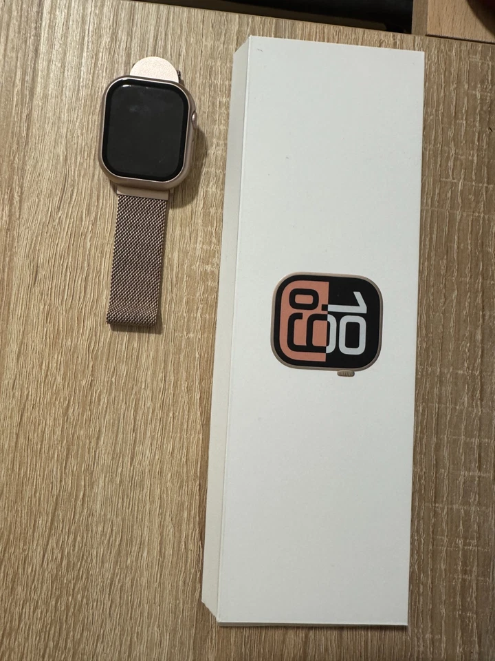 Apple Watch Series 10 GPS + Cellular, Cassa 42 mm in alluminio color oro rosa  - Immagine 1 di 3