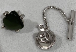 Vintage SARAH COVENTRY TIE TACK Chain Semi-precious Green Stone Silver Tone - Picture 1 of 7