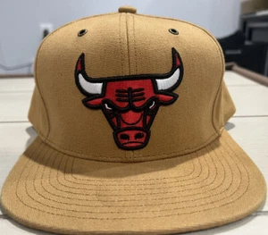 MITCHELL & NESS CHICAGO BULLS CANVAS TAN BROWN SNAPBACK HAT CAP MJ RARE VINTAGE - Picture 1 of 6