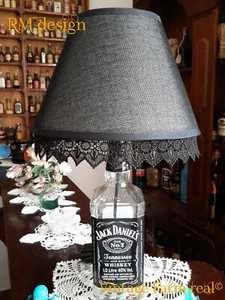 Lampada bottiglia  Jack Daniel's da 1 litro - paralume handmade con pizzo  - Foto 1 di 3