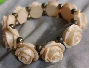 Pulsera elástica de plástico rosa claro joyería de moda vintage rara retro - Imagen 1 de 4