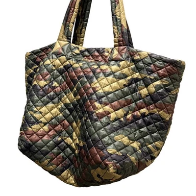 MZ Wallace 大号 Metro 托特包迷彩绗缝尼龙包 – 已停产颜色 — 第 1/4 张图片