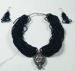 Tibetische Figur Messing Koralle & Türkis Vintage Halskette mehrere Stränge Ohrringe - Bild 1 von 12