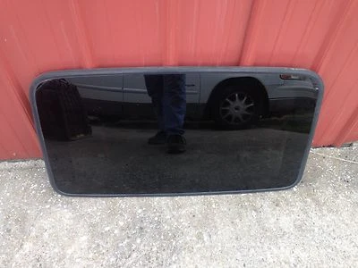 1996 acura RL sun roof window glass 1996-2001 - Image 1 of 3
