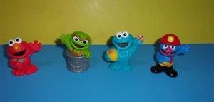 Figuras Hasbro Fireman Grover de Plaza Sésamo Playskool - Monstruo de Galletas Galletas - Imagen 1 de 2