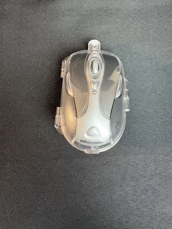 Microsoft 1065 Wireless Notebook Presenter Mouse 8000 with USB And Case - Image 1 of 4