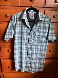 Wrangler Outdoor Series Travel, Wander Button Down Hemd. Neu ohne Etikett. Herren M - Bild 1 von 5