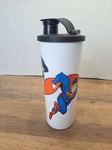 Superman Clark Kent Tupperware Flip Top 16 Unzen Schnabeltasse Becher - Bild 1 von 6