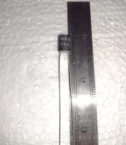 Mills - 25kOhm High Precision Resistor with Radial Leads - 0.01% Tolerance - Picture 1 of 3