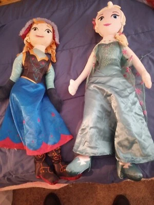 Disney Frozen GRANDES ELSA y Anna 24" Peluche MUÑECA DE PELUCHE Conjunto Algunos Defectos Foto 1 de 4