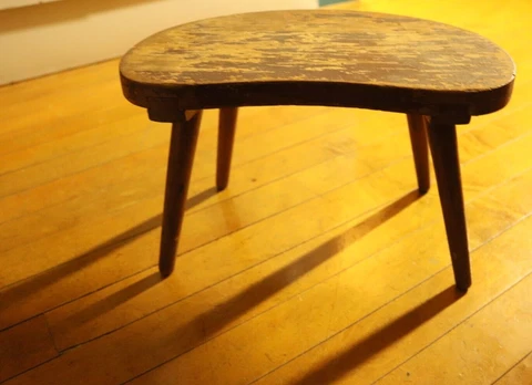VTG Wooden Kidney Shaped Step Stool Country Farmhouse 8" h, 12" w, 8" d,  Nice!! Cover