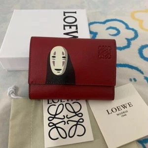 Cartera Chihiro Japón LOEWE x Studio Ghibli Spirited Away Collaboration Kaonashiro - Imagen 1 de 10