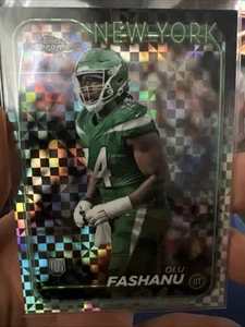 2024 Topps Chrome Football, Olu Fashanu, Rookie Orange Geometric Refractor /25 - Bild 1 von 2