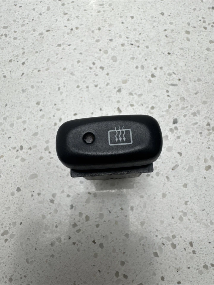 Interruptor de descongelación trasero 1999 2000 2001 2002 2003 2004 Chevrolet Tracker B464-19 Foto 1 de 4