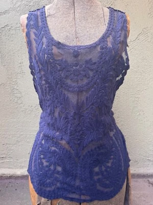 Top de malla de encaje Charlotte Russe Foto 1 de 3