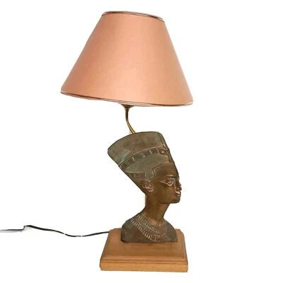 MAGNIFIQUE LAMPE VINTAGE EN BRONZE BUSTE NEFERTITI DLG CHARLES JANSEN  - Photo 1/4