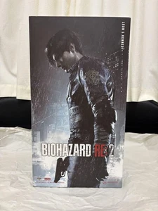 Damtoys Resident Evil 2 Remake Leon S. Kennedy 12 Figuren DMS030 Neu - Bild 1 von 7
